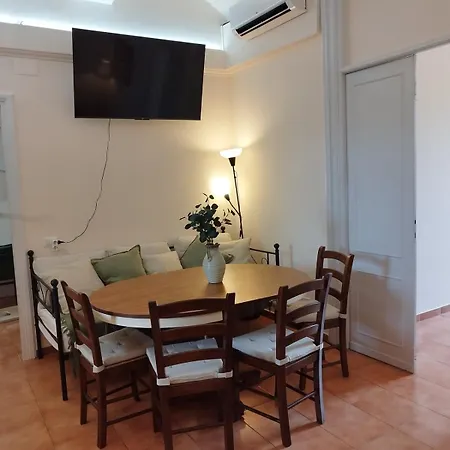 Yanni House In The Center روما